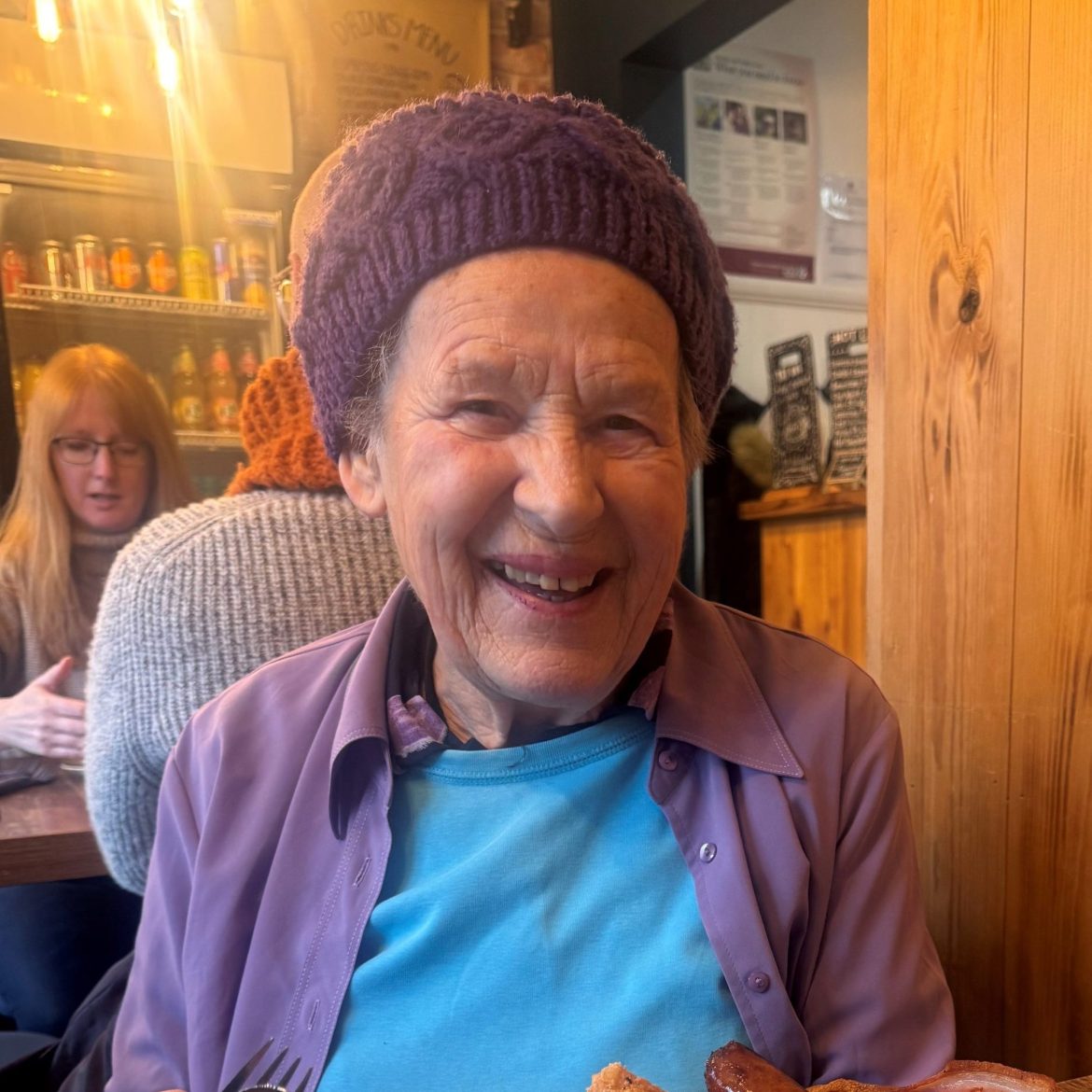 The Benefits of Live-In Care Compared to Care Homes
